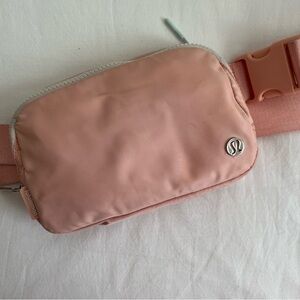 Lululemon Everywhere Belt Bag